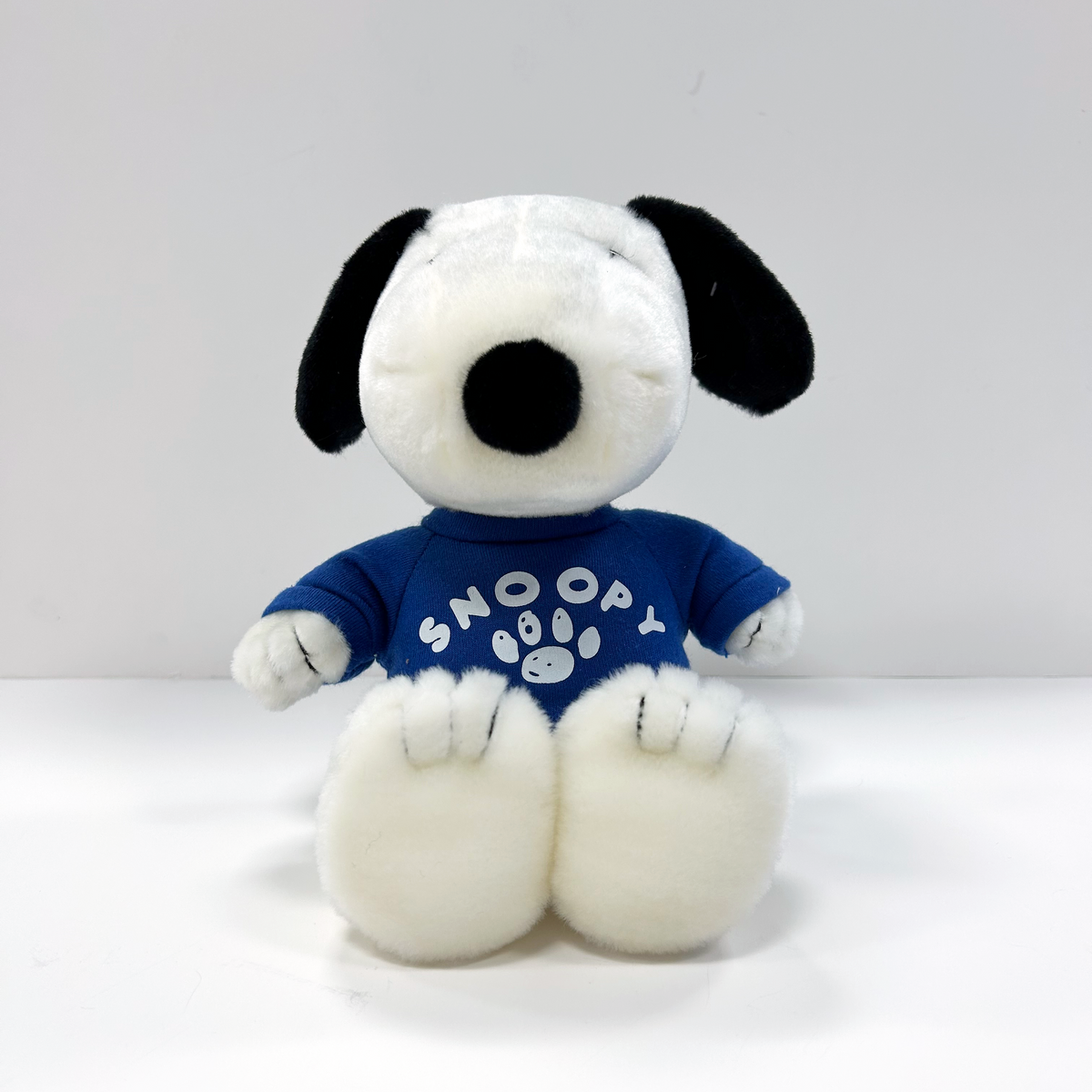 PEANUTS Snoopy 9.5 Plush FUN MERCHANDISE ONLINE SHOP