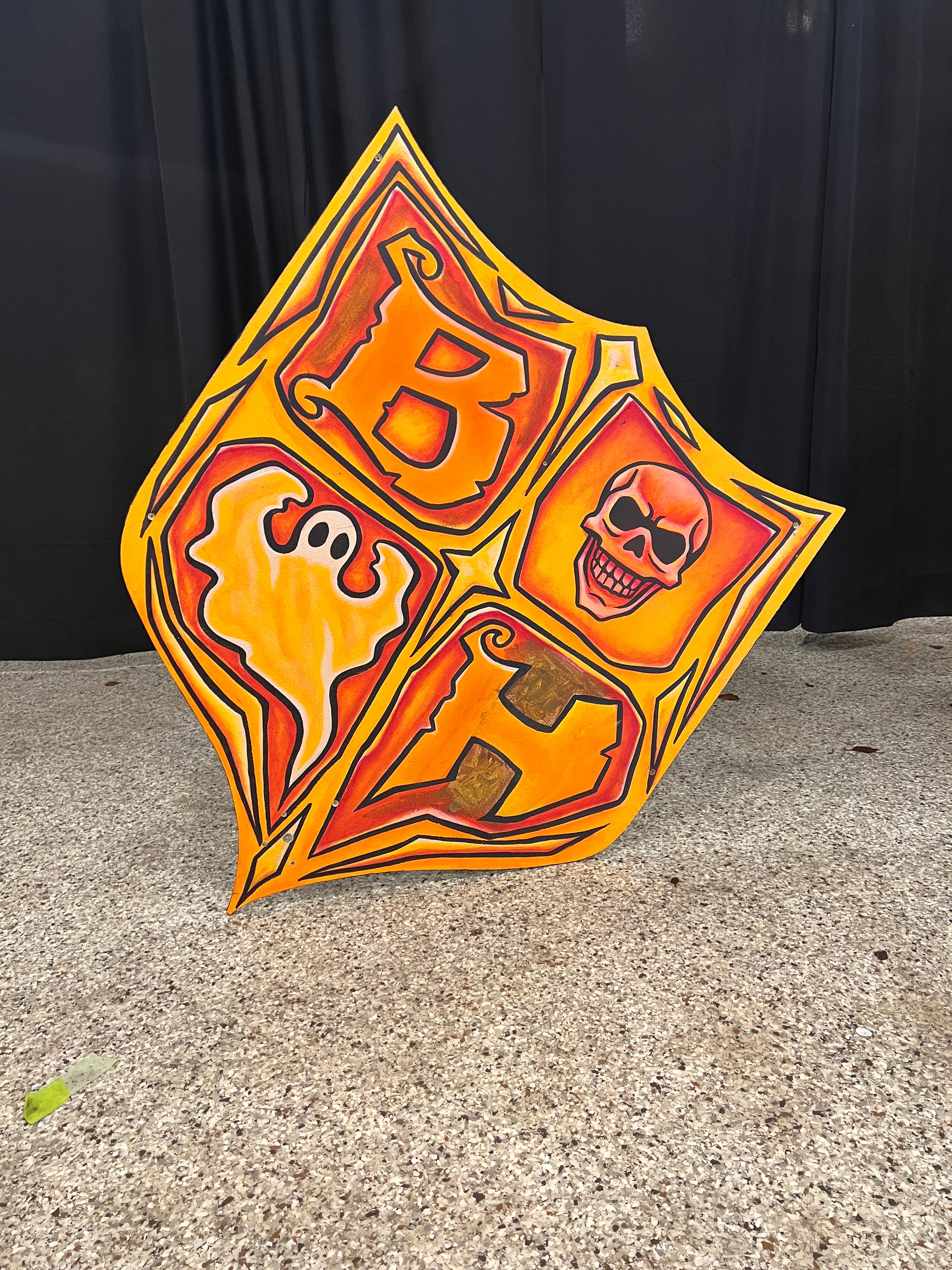 Lot # 35 – Ghostly Decor - 35.72.1