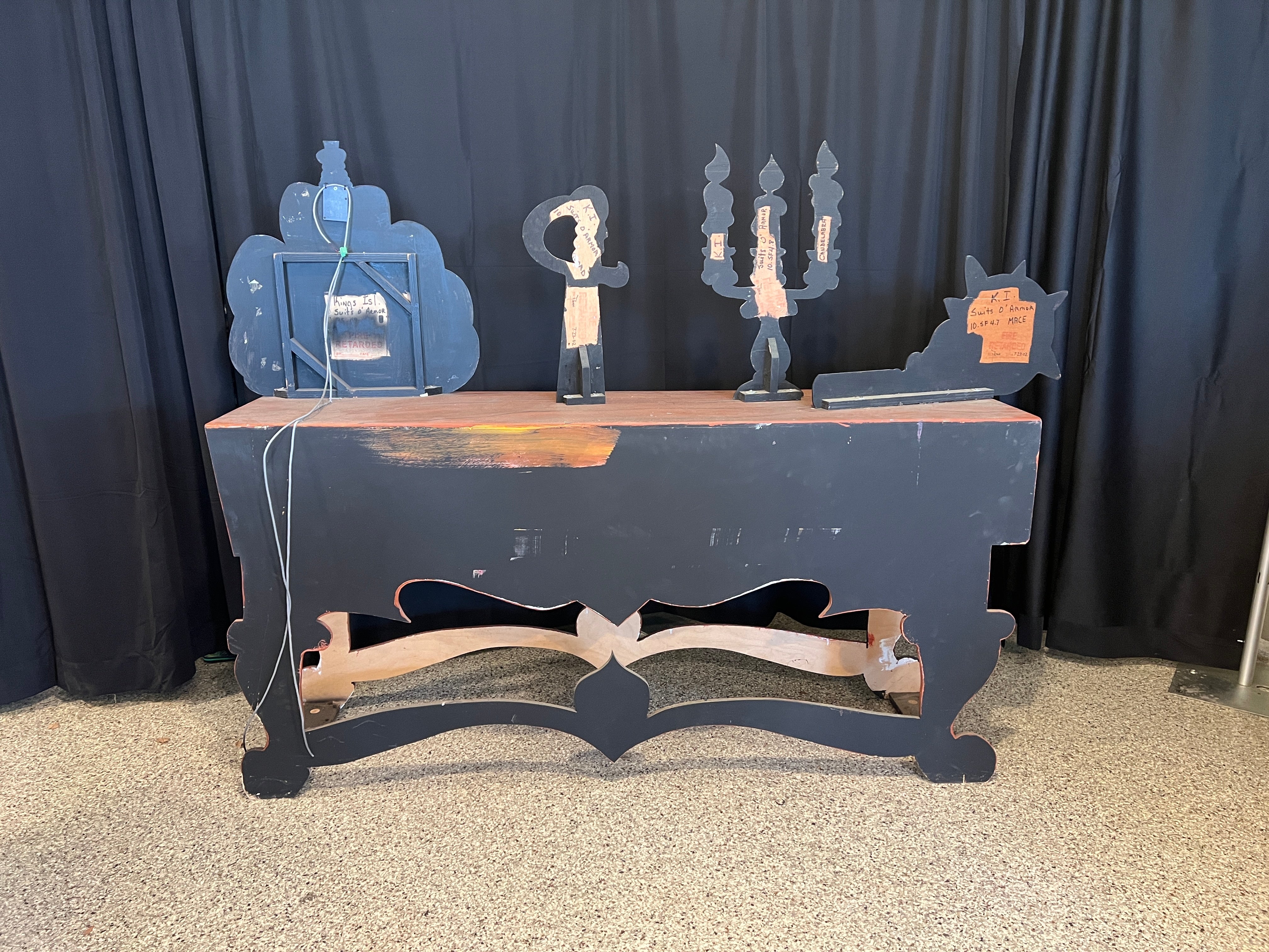 Lot # 41 – Castle Table - 41.80.1