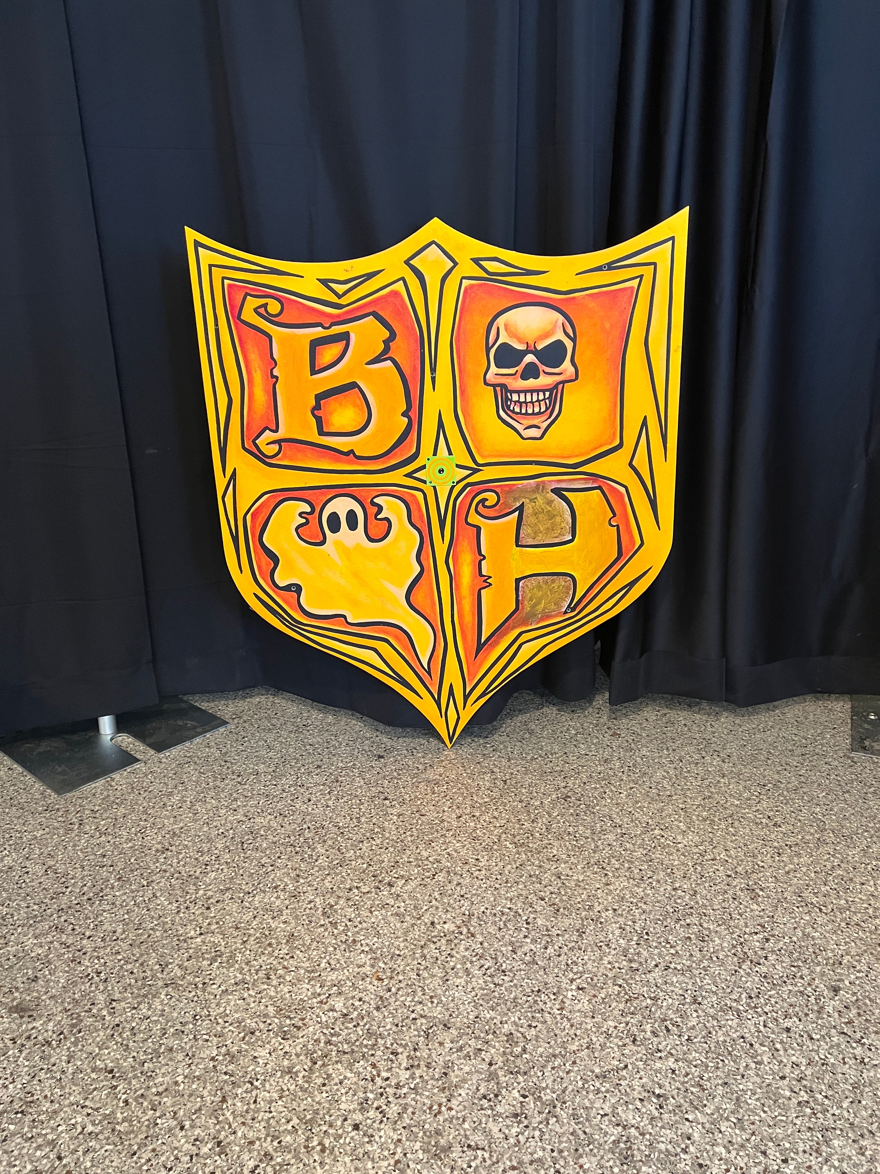 Lot # 61 – Coat of Arms - 61.108.1