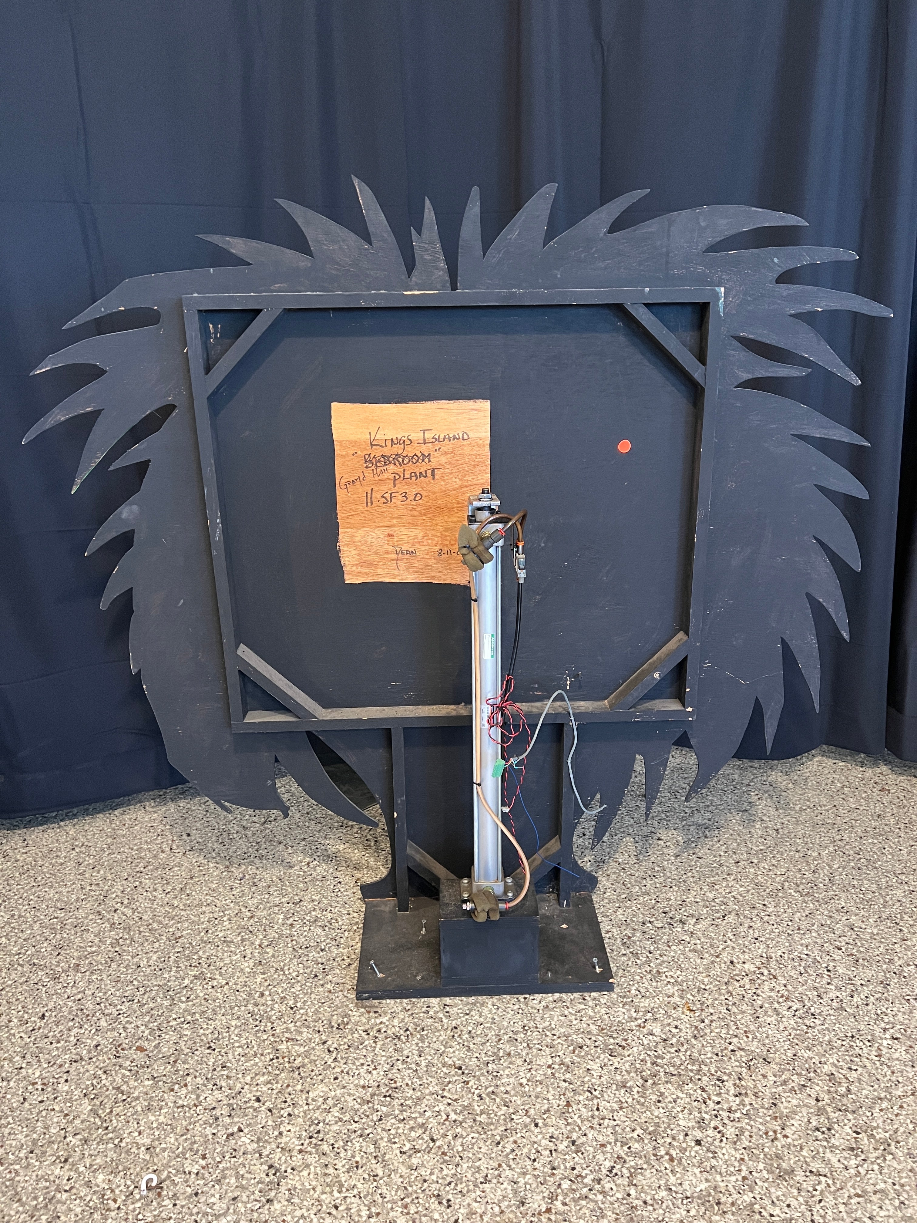 Lot # 61 – Coat of Arms - 61.109.2