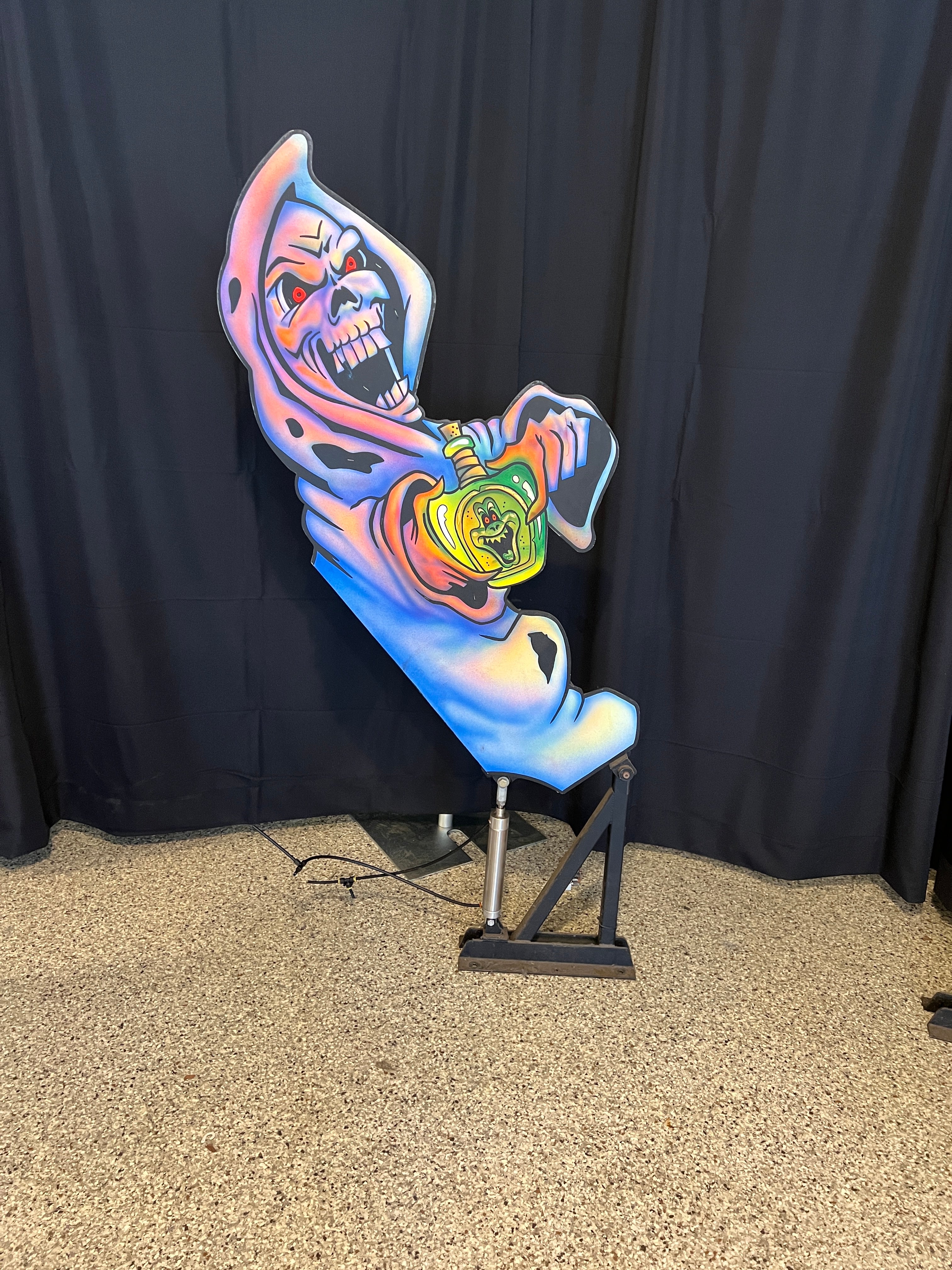 Lot # 9 – Ghost Character Duo - 9.15.1