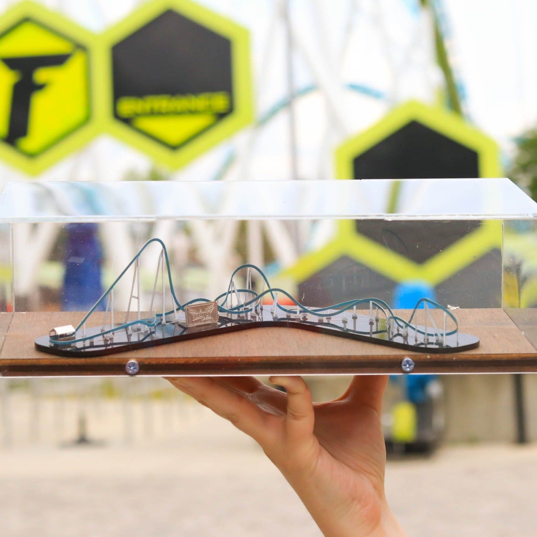 COLOR「REMIND」DYNAMITE  Mazino Men's Dynamite Casual Sneakers – That Shoe Store and More