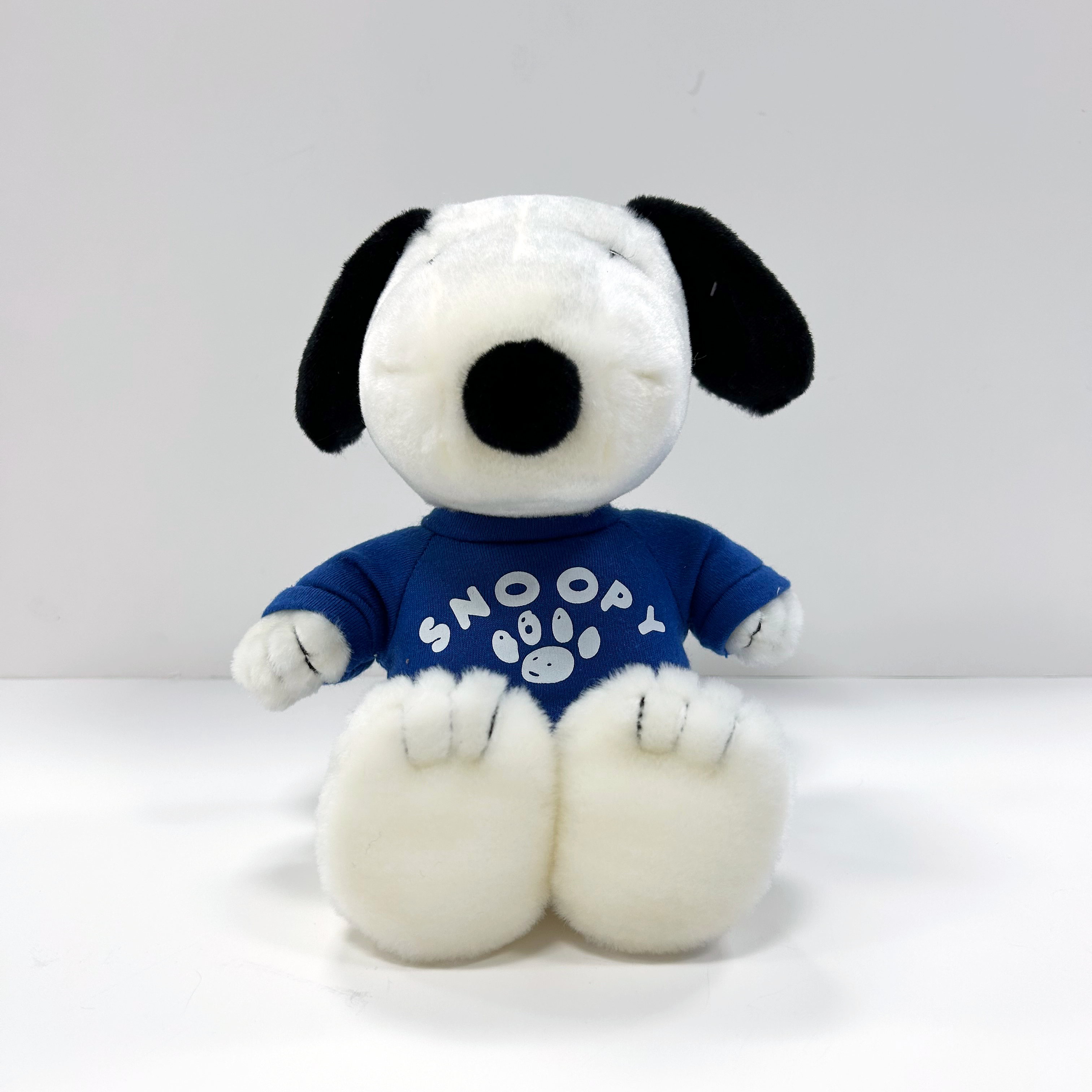 PEANUTS® Snoopy 9.5 Plush – Cedar Fair Merchandise